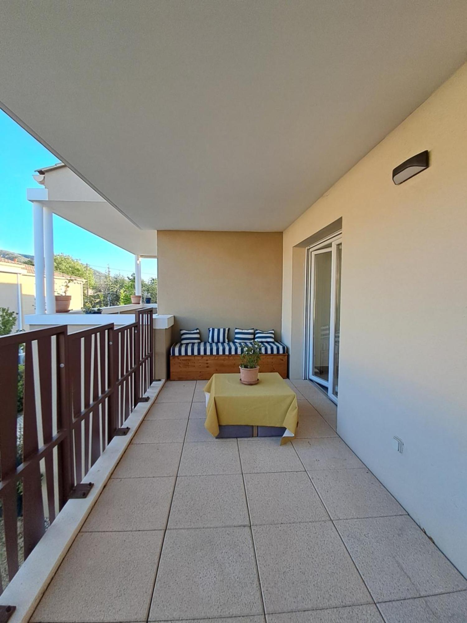 Appartement Cosy Centre Robion Exterior photo